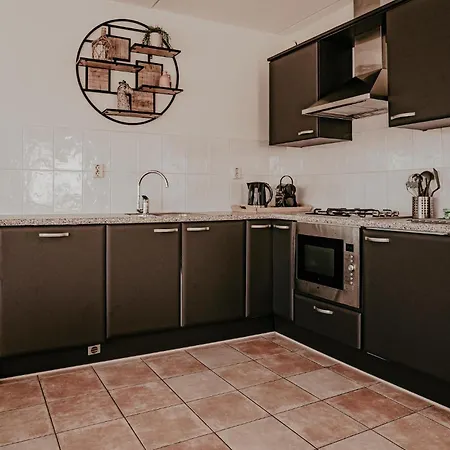 3 Bedroom Stunning In 別荘 *